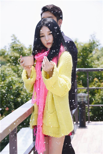 本兮《下雪的季节》mv首发 演绎少女心绪