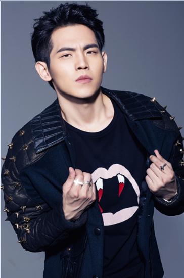 周展翅"山寨大王"不山寨 获赞影视歌全能艺人