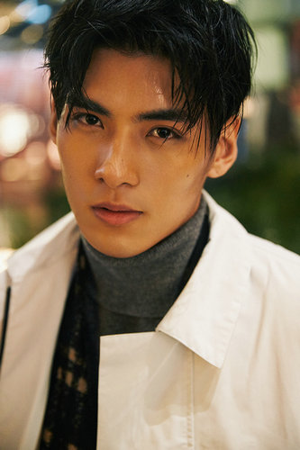 吴俊余《心里话》mv 新晋鲜肉文渊身材抢镜