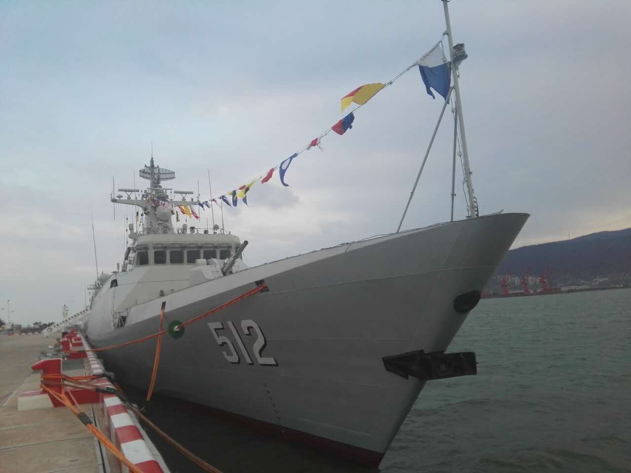 保定舰,菏泽舰属同一型舰,舷号分别为511,512.