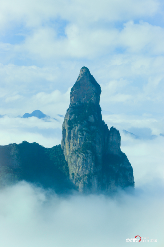 观音峰是游客趋之若鹜的一个景点.摄影:沈洁