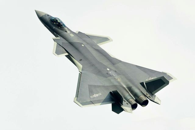 资料图:采用新涂装的中国歼20战斗机