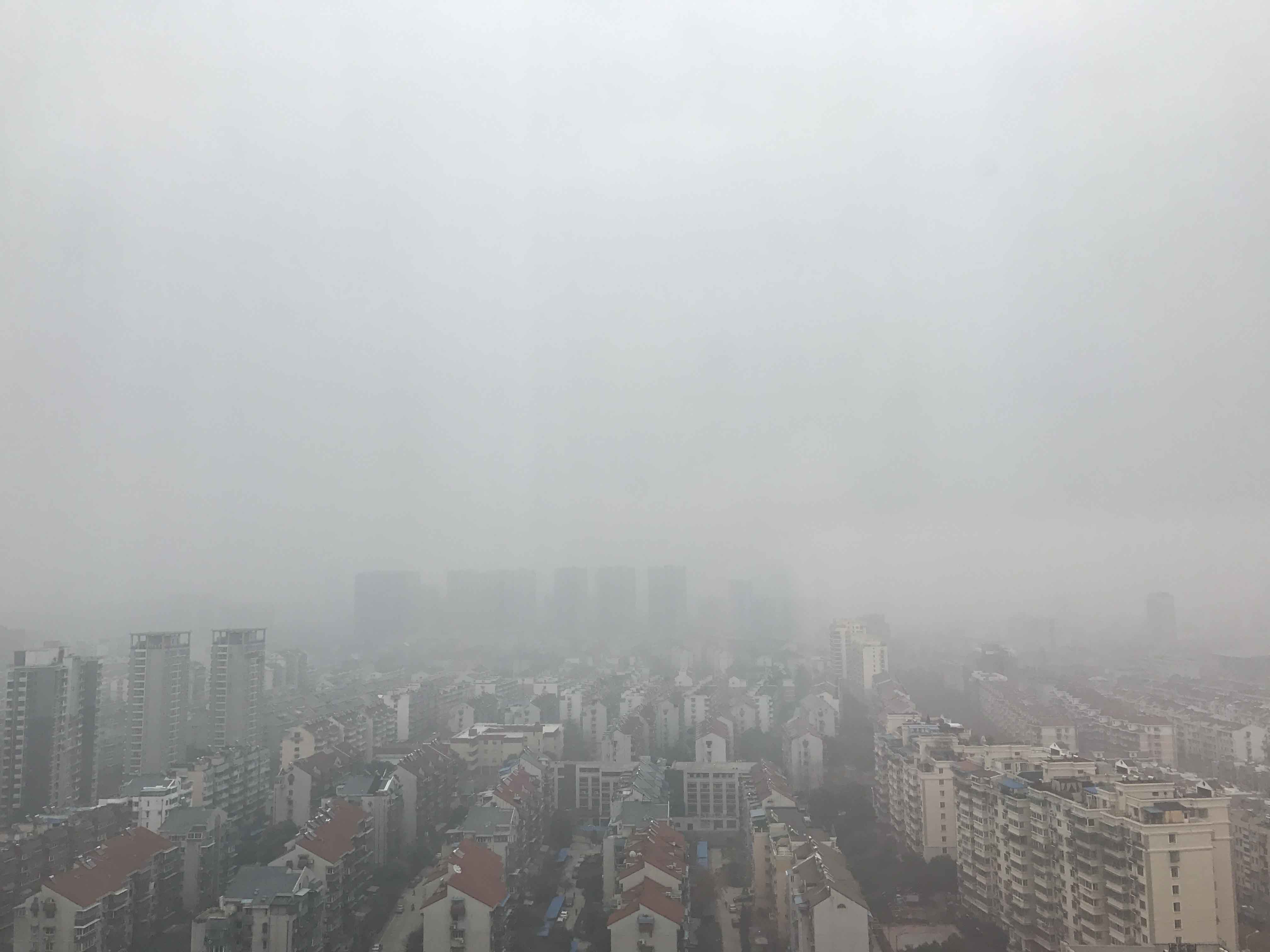 江苏继续发布大雾红色预警 多条高速封闭_新闻频道_央视网(cctv.com)