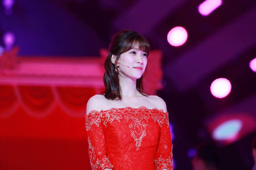 悦悦高晓攀北京春晚撒狗粮 范冰冰李晨罗晋唐嫣站台