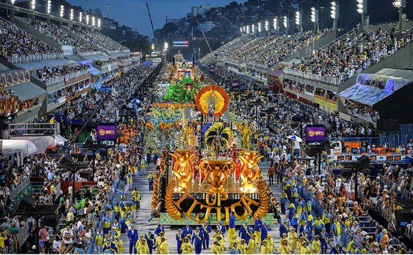 向往的重要日子,许多国家都有一个传统的狂欢节,节日当天会有化妆舞会