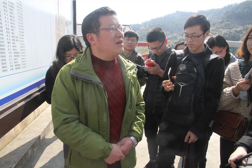 脱贫攻坚看湖南扶贫干部李冰苦乐一肩挑情怀在我心