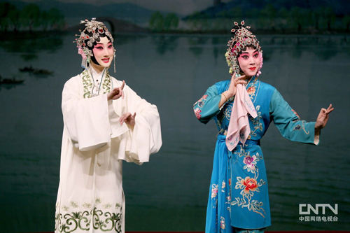 京剧白蛇传窦晓璇主演