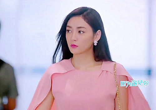 马会受权一码三中三:李眸《因为遇见你》造型靓丽 时尚简约成独特风景