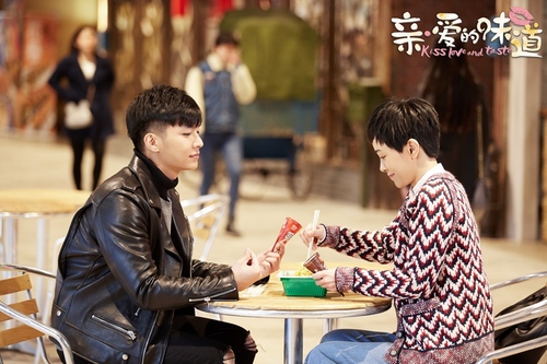 炎亚纶贴心陪伴郭采洁