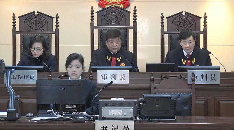 被告人王季进系本市季进装饰材料经营部业主,案发前与妻子陈某在本市