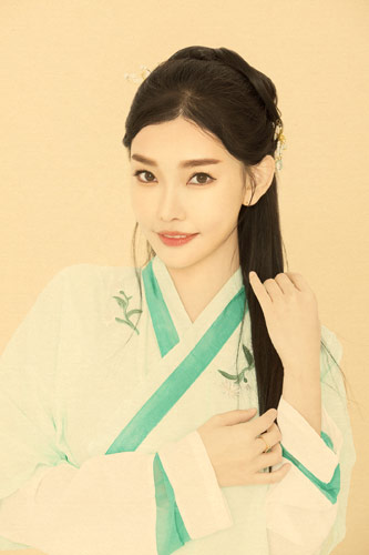 童菲古风造型仙气十足恬静温婉宛若画中人