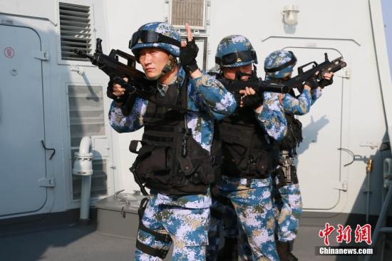 中国海军第二十六批护航编队抵达亚丁湾