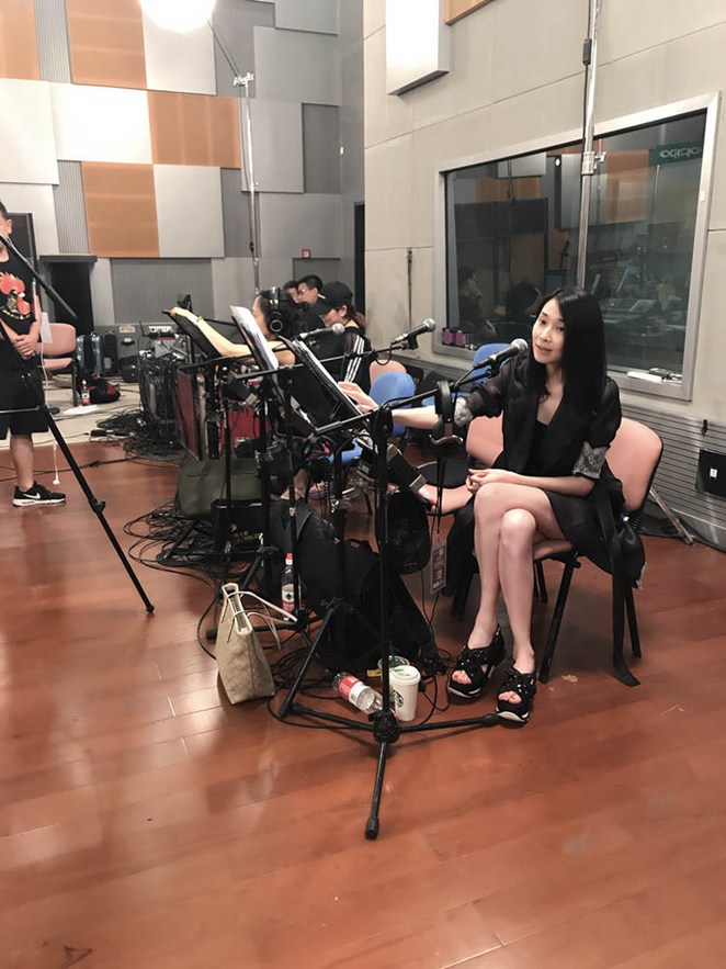 陈丽娜现身录制《跨界歌王》 气质青衣惊艳亮嗓