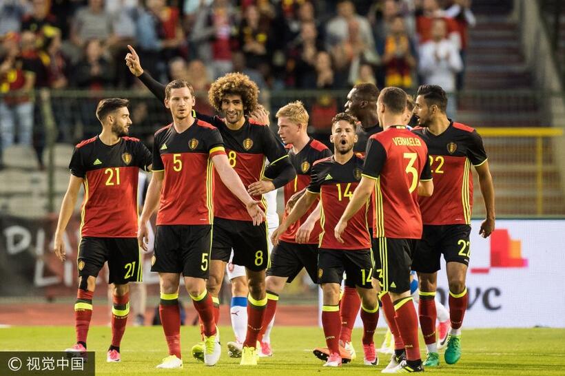 国际足球热身赛比利时21捷克全队庆祝胜利