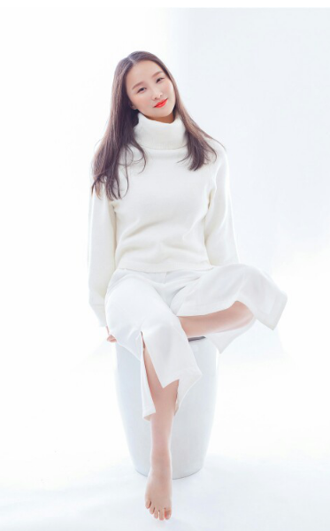 卫婷婷《鸿高飞》受热捧《无尽天灯》概念曲即将发行