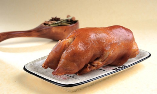 首届金牌旅游小吃——吉林长春阿满招财猪手