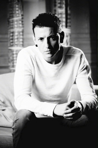 林肯公园主唱查斯特贝宁顿上吊自杀年仅41岁