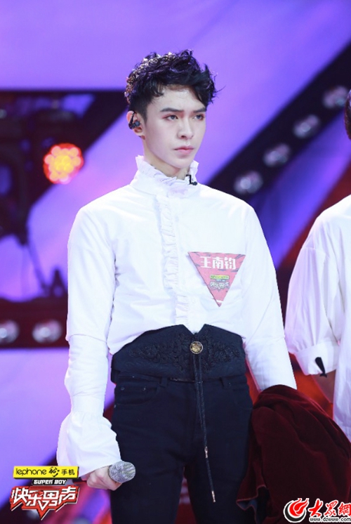 尚雯婕为快男王南钧点赞网友求电音cp同框