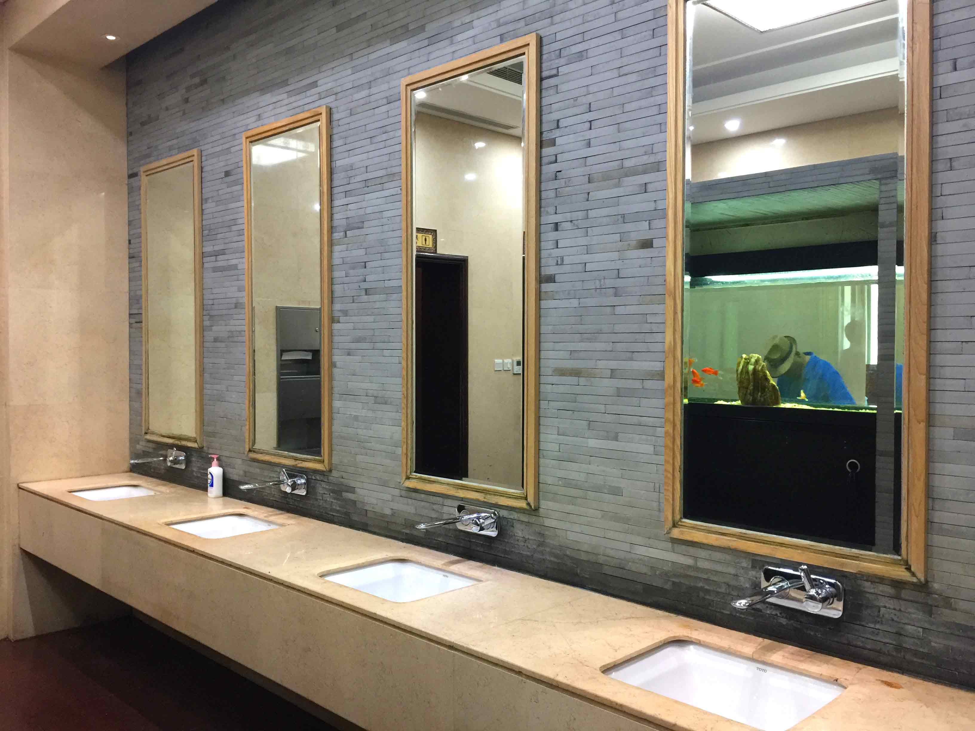 全域旅游推进会调研华清宫景区第三卫生间树立服务标杆