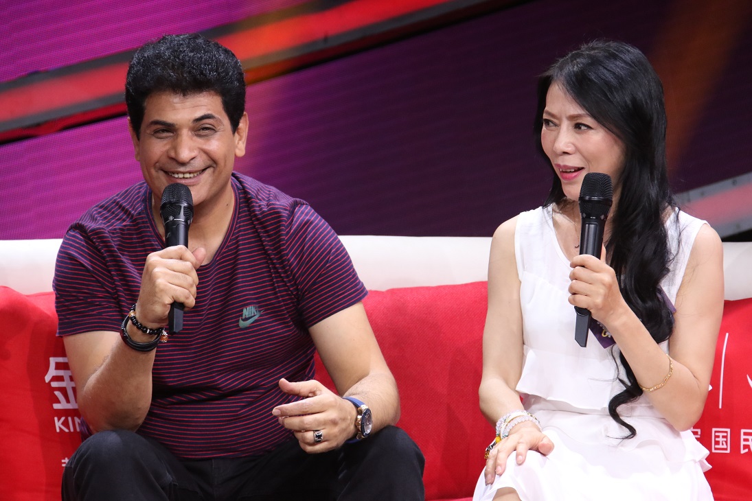 此次王辉在《向幸福出发》舞台感谢丈夫20年来对她全心全意的爱与呵护