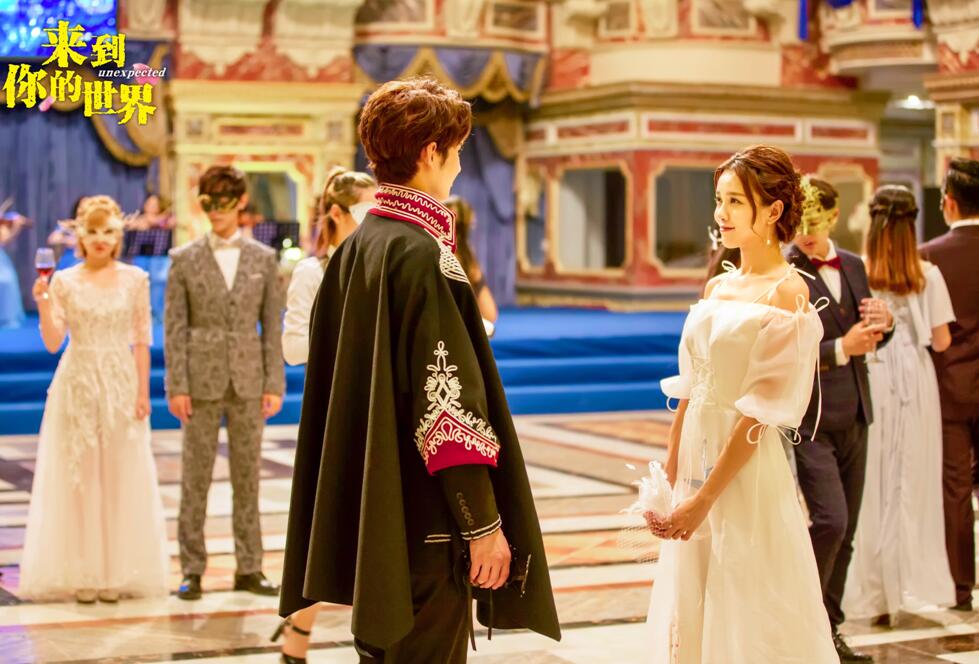 黄一琳与黄俊捷甜蜜般配