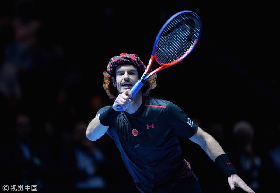 穆雷戴苏格兰毛帽出席表演赛奋力挥拍