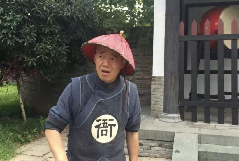 他在《毛驴县令》中饰演追风腿"反派专业户"郭金杰更是遇到了这个问题
