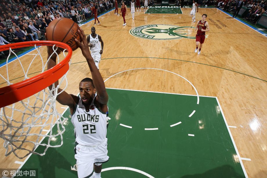 骑士逆袭失败不敌雄鹿 米德尔顿扣篮