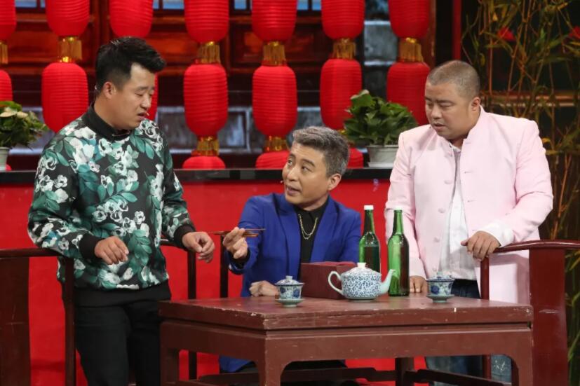 周炜展出镇店之宝御筷不料却被掰断了然后