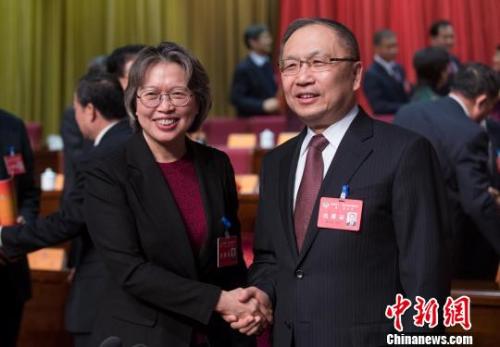 山西省政协主席黄晓薇,云南省政协主席李江,以及湖南省政协主席李微微
