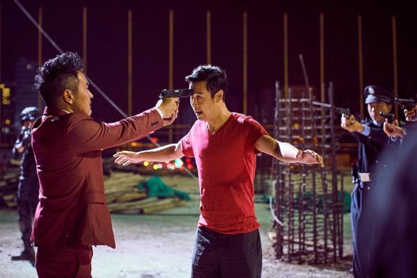 小沈阳奋不顾身对峙连凯举枪