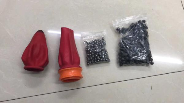 上海地铁一车厢玻璃破裂 系初中生用弹弓射击所致_新闻频道_央视网(cctv.com)