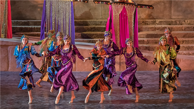 来自黎巴嫩的卡拉卡拉舞蹈剧场是阿拉伯世界第一家,也是最为卓越的