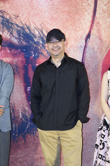 姜武携安琥现身暴裂无声首映礼诚意力作