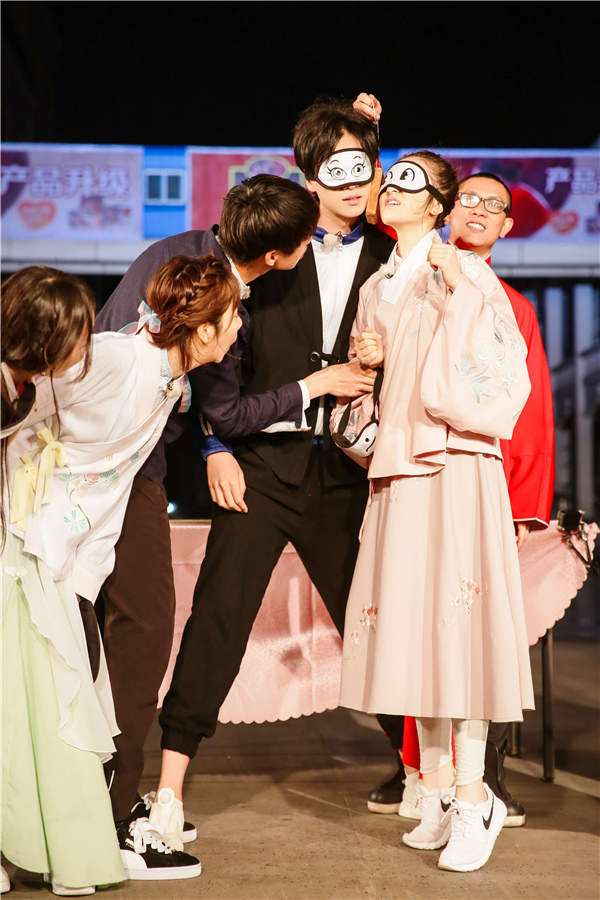 《二十四小时》熊梓淇谭松韵"欢脱"互动_综艺_央视网(cctv.com)