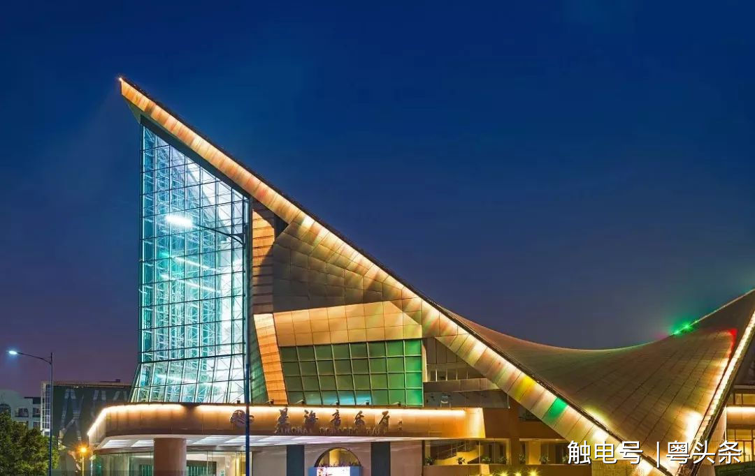 免费试听·随意乐捐据主办方介绍,该次文化盛宴是全国首次以诗歌朗诵