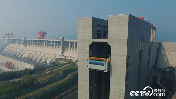 世界上最大的"电梯"三峡升船机