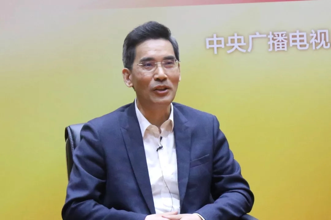 清华大学马克思主义学院院长艾四林