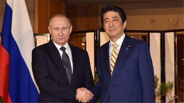 据日本媒体报道,日本首相安倍晋三5月26日下午与俄罗斯总统普京在