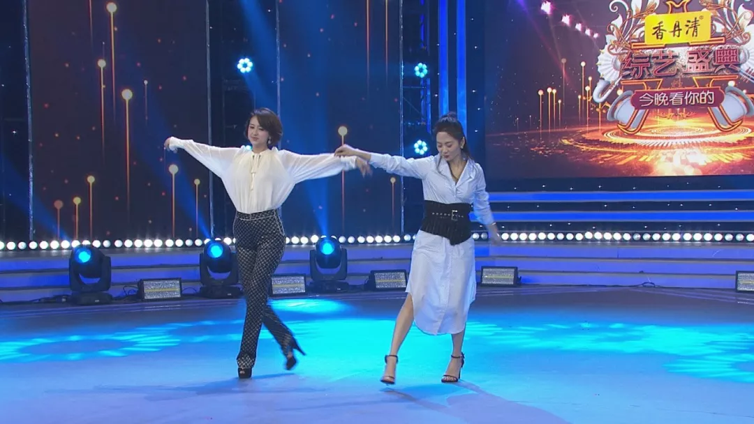 [综艺盛典] 连口误都说得这么清新脱俗 什么人能在这个舞台上