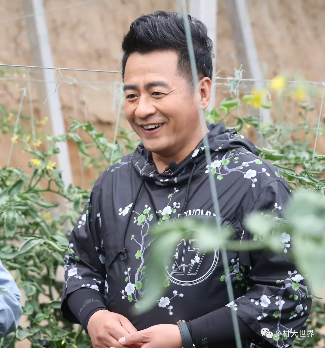 听说在博兴,有一种"好吃又有营养"的"神秘"黑钻……主持人付玉龙一路