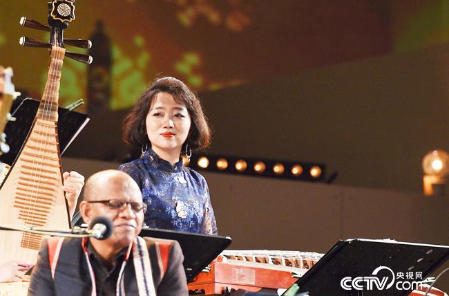 古筝演奏家刘欣(摄影:王刚)