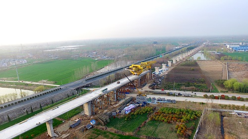 连镇铁路涟水制梁场圆满完成箱梁制运架任务