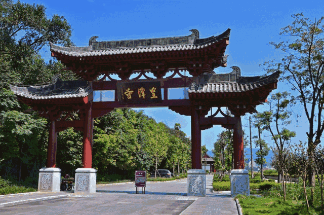 西昆高铁通车!早上凉皮晚上米线,站站是美景!