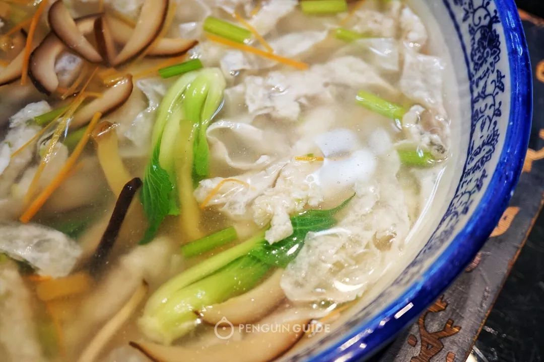 旅游->旅途分享敲鱼汤   同样是鱼肉加番薯粉,做出来的敲鱼和鱼饼却是