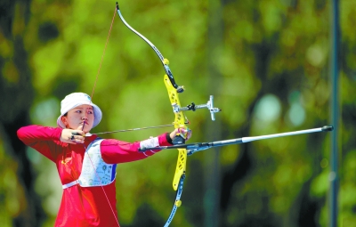 凌晨,中国姑娘张梦瑶在布宜诺斯艾利斯青奥会射箭女子个人赛中夺冠,上