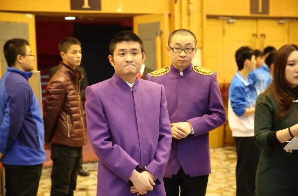 苗阜与王声在央视1号演播厅门口