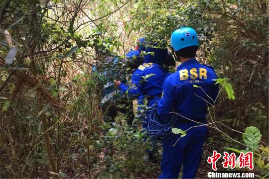 江西一老人山中走失9日 当地救援队多方搜寻获救