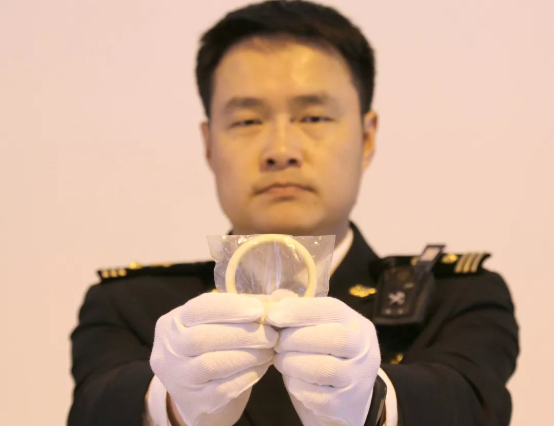 精美的象牙背后是残忍的杀戮,请拒绝象牙制品