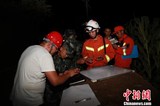 村民忆贵州水城山体滑坡瞬间：巨响如打雷 房子震动明显